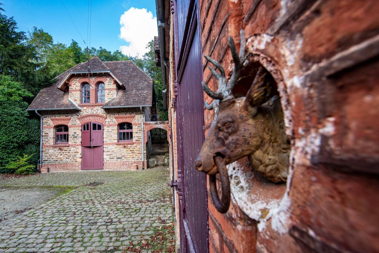 Gite Les Ecuries Du Manoir De Benedicte Cahan Exterior foto