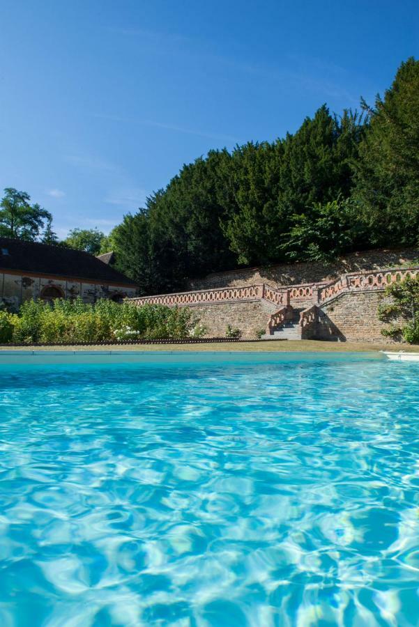 Gite Les Ecuries Du Manoir De Benedicte Cahan Exterior foto